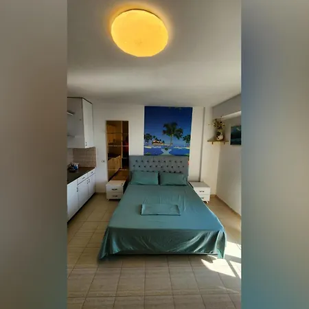 White And Blue Modern Seaview Apartamento